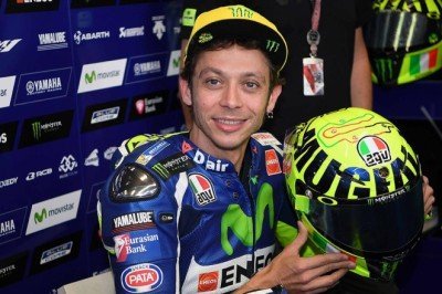 MotoGP efsanesi Valentino Rossi pistlere veda etti