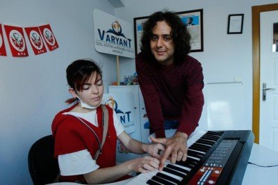 Otizmli çocuklara ilham olmak için çabalıyor