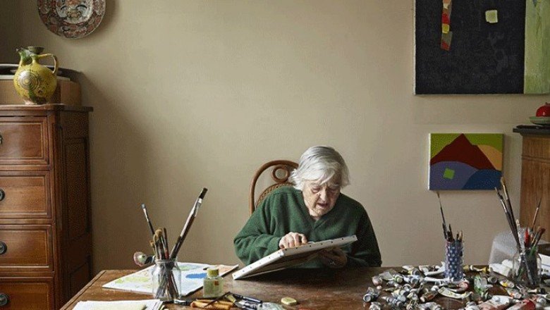 Sanatçı Etel Adnan hayatını kaybetti