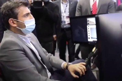 Selçuk Bayraktar HAVELSAN'ın Tank simülatörünü denedi: Uçacak herhalde