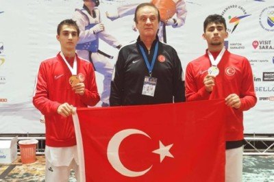 Tekvandoda 1 altın 1 gümüş madalya