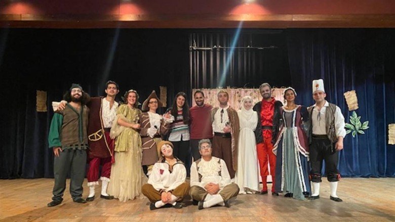 Türk Kızılay tiyatro atölyesi kursiyerleri ilk oyunlarını sergiledi