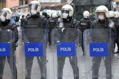 Van'da gösteri yürüyüşü ve açık hava toplantılarına yasak