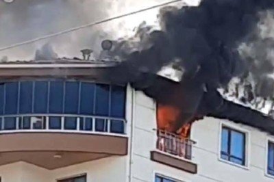 Ankara'da apartman yangını: 2 kişi dumandan etkilendi