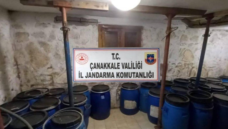 Çanakkale'de 7 bin 584 litre sahte içki ele geçirildi