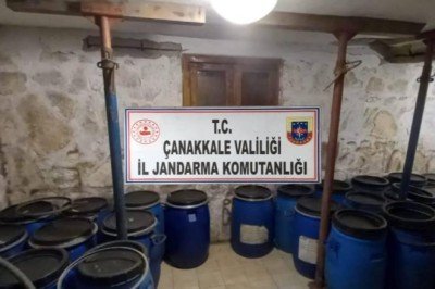 Çanakkale'de 7 bin 584 litre sahte içki ele geçirildi