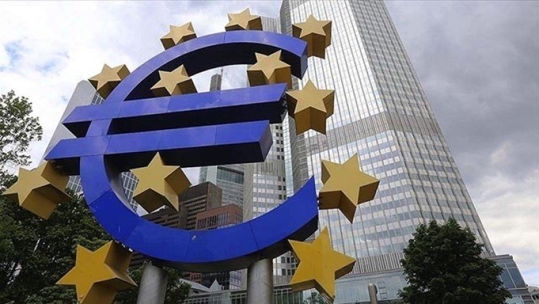Euro Bölgesi üçüncü çeyrekte yüzde 2,1 büyüdü