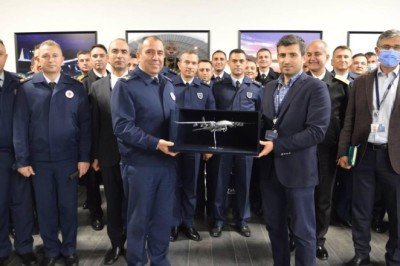 Selçuk Bayraktar,  kursiyer ve öğrenci subaylarla buluştu