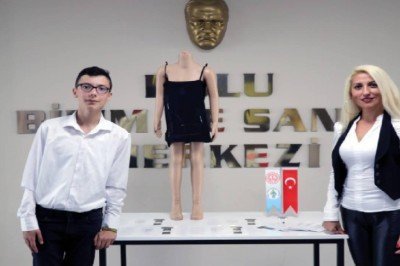 Şiddeti önlemek için giyilebilir darbe sensörü geliştirdi