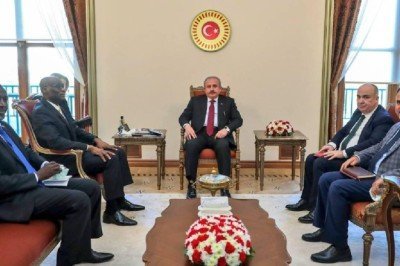TBMM Başkanı Şentop 2 ülkenin büyükelçilerini kabul etti