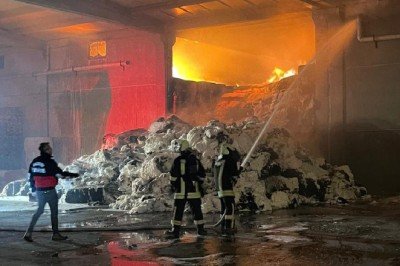 Afyonkarahisar'da iplik fabrikasında yangın
