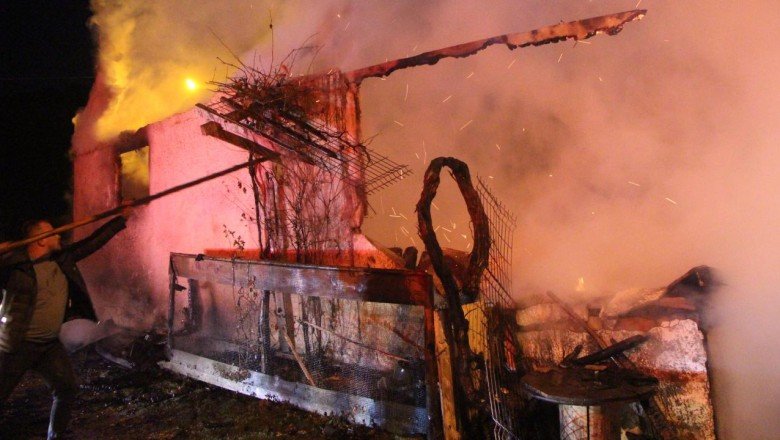 Bolu'daki ahşap evde yangın çıktı