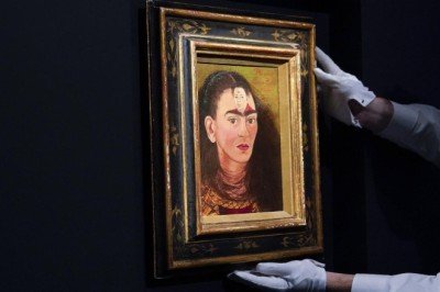 Frida Kahlo'nun otoportresi rekor fiyata satıldı