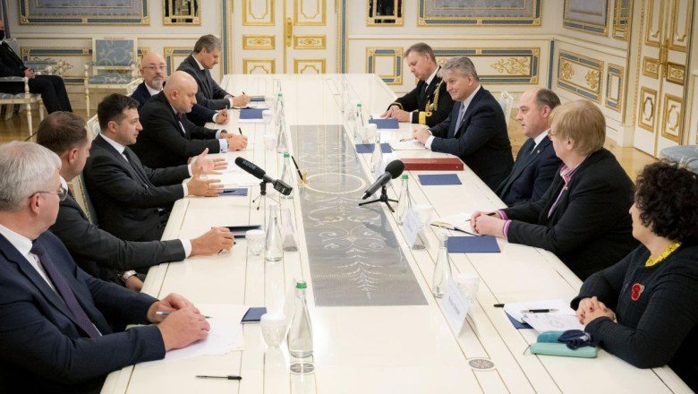 Ukrayna Devlet Başkanı, İngiltere Savunma Bakanı ile görüştü