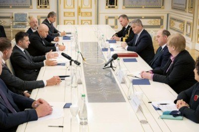 Ukrayna Devlet Başkanı, İngiltere Savunma Bakanı ile görüştü