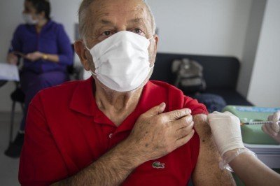 ABD'de yetişkinlere hatırlatma dozu yapılmaya başlandı