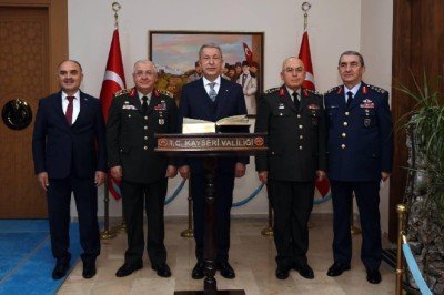 Bakan Akar'dan Kayseri Valiliğine ziyaret