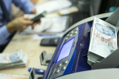 Bankacılık sektörünün kredi hacmi 4 trilyon oldu