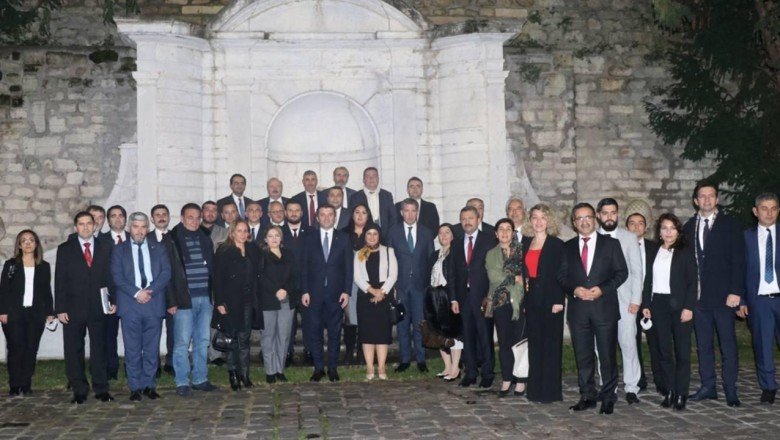 Dışişleri Bakan Yardımcısı Kıran, Fransa STK temsilcileriyle bir araya geldi