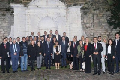 Dışişleri Bakan Yardımcısı Kıran, Fransa STK temsilcileriyle bir araya geldi