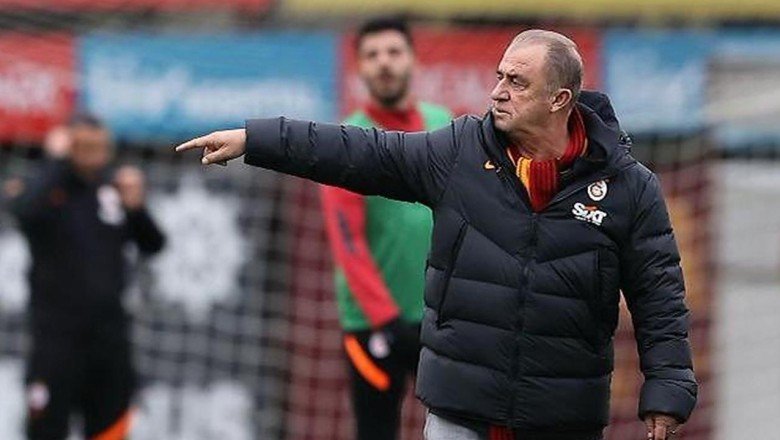 Fatih Terim çift forvetli sistemi deniyor