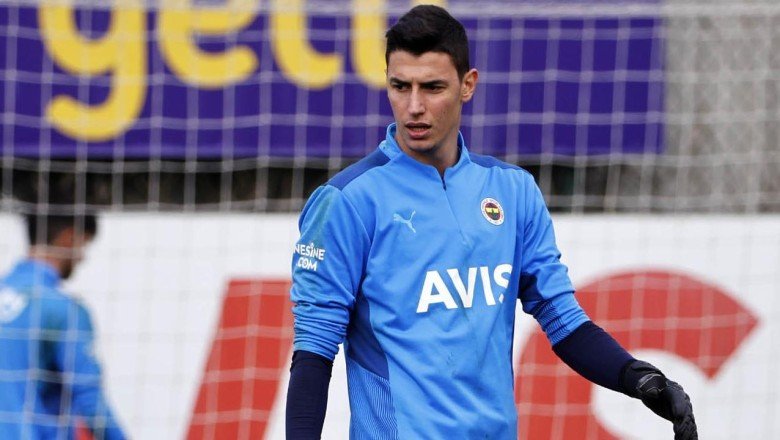 Fenerbahçe'de derbi hazırlıkları: Berke Özer antrenmana çıkmadı