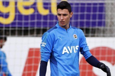 Fenerbahçe'de derbi hazırlıkları: Berke Özer antrenmana çıkmadı