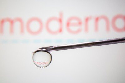 Moderna 3. doz için ABD'den onay istedi