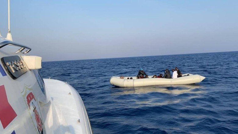 Muğla'da 14 düzensiz göçmen kurtarıldı