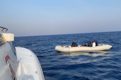 Muğla'da 14 düzensiz göçmen kurtarıldı
