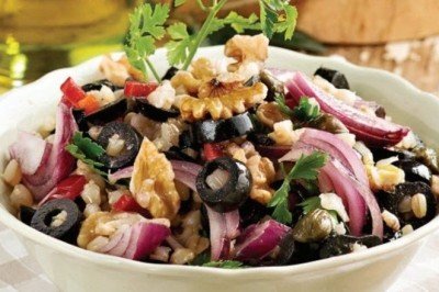 Sebzeli Tavuklu Buğday Salatası Tarifi