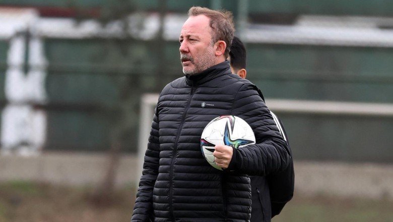 Sergen Yalçın 11'ini netleştirmeye çalışıyor