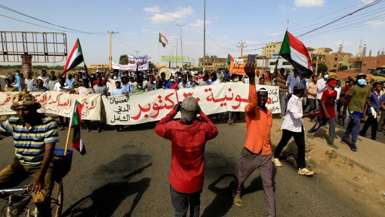 Sudan'daki protestolarda 89 polis yaralandı