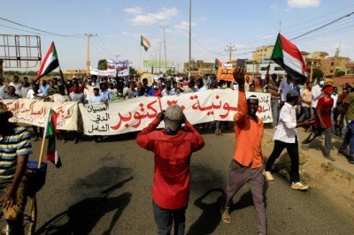Sudan'daki protestolarda 89 polis yaralandı