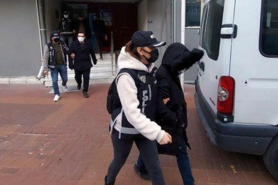 Yurt dışına kaçmaya çalışan 9 FETÖ'cü tutuklandı