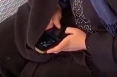 Dilenci son model telefonla görüntülendi