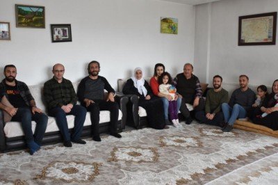 Doktor ağabeyin azmi 7 kardeşinin hayatını değiştirdi