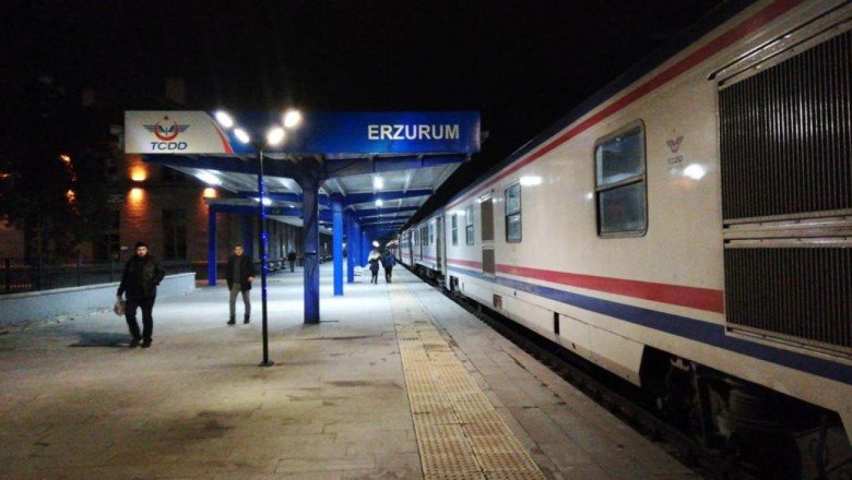 Erzurum'daki deprem Doğu Ekspresi Treni seferini de aksattı