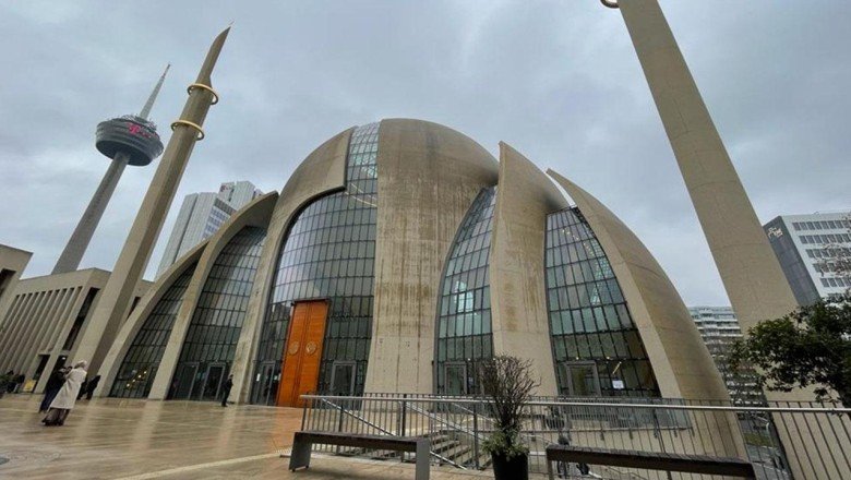 Köln Merkez Camii'ne kundaklama girişimi