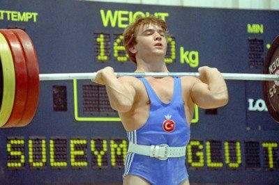 Naim Süleymanoğlu vefatının 4. yılında anılıyor