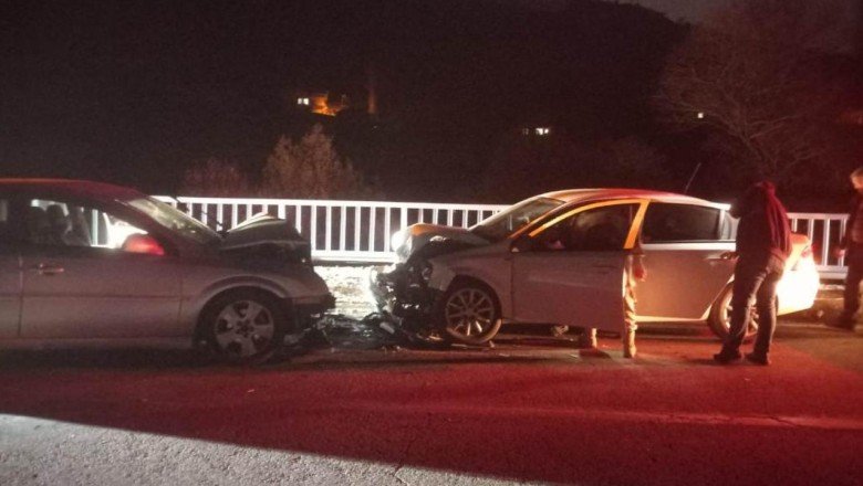 Adıyaman'da otomobiller çarpıştı: 6 kişi yaralandı