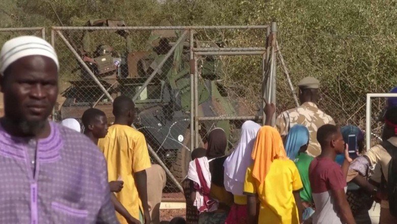 Burkina Fasoda Fransız askeri konvoyuna engel: Evine dön Fransa