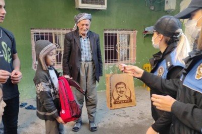 Cizre polisinden okulu bırakan çocukların okula dönmeleri için proje