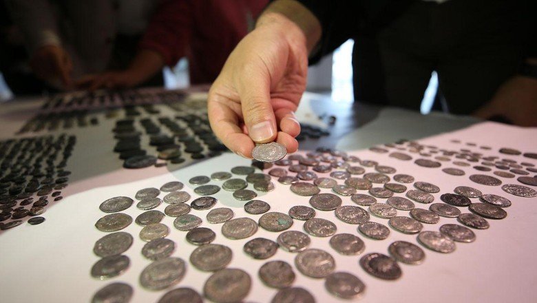 Ele geçirilen 8 bin tarihi eser koruma altına alındı