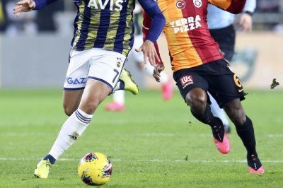Fenerbahçe derbide Galatasaray'a konuk oluyor