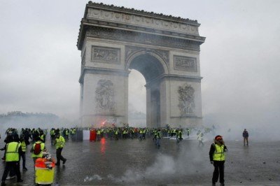 Fransa'da sarı yelekliler eyleminin 3'üncü yılı: Meydanlarda hazırlık