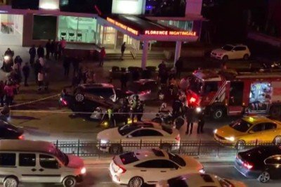 İstanbul'da trafik kazası: 4 araca çarpıp takla attı
