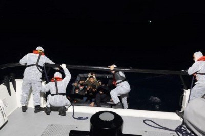 İzmir'de 68 düzensiz göçmen kurtarıldı