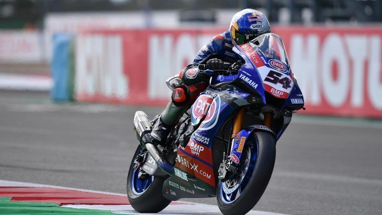 Milli motosikletçi Toprak Razgatlıoğlu, Endonezya'da birinci oldu