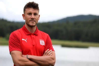 Sivassporlu futbolcu Sefa Yılmaz en az 6 hafta sahalardan uzak kalacak